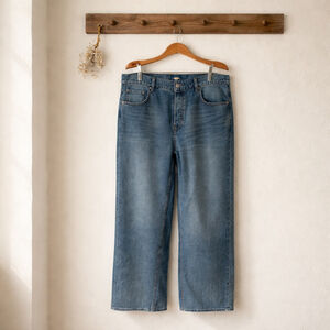 0235 **GRLFRND** The Bella Jeans Size 32 Low rise boyfriend